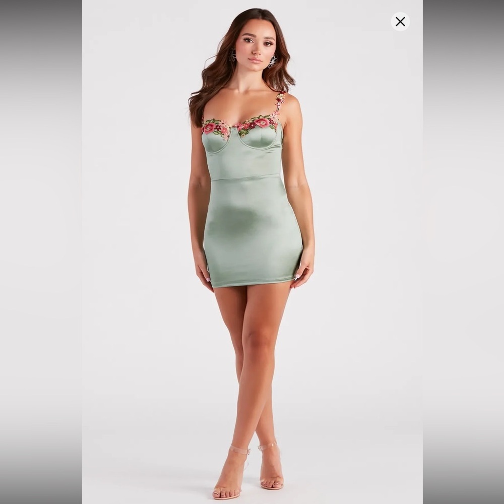 NWT Windsor Floral Satin Mini Dress Large Green Bodycon Sweetheart Embroidered - Picture 3 of 12